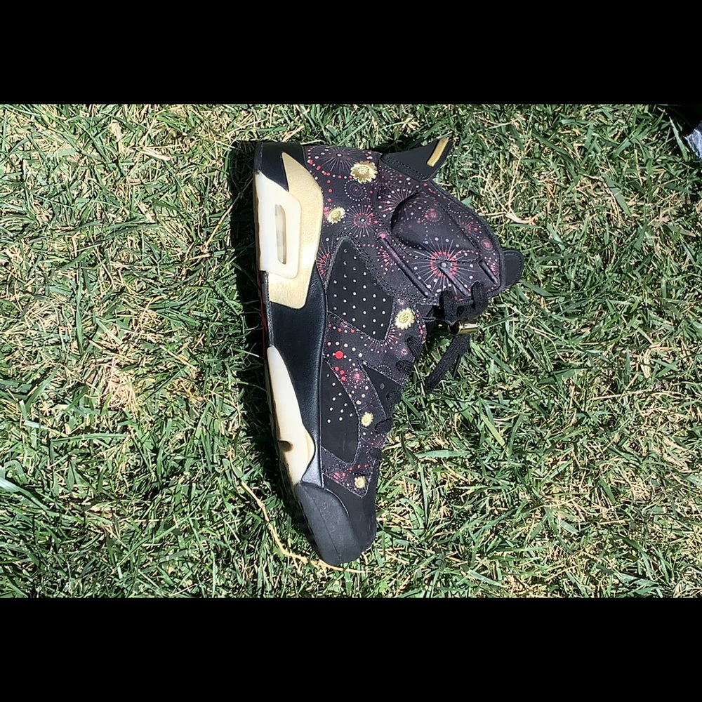 Jordan 6 retro Chinese New Years - Picture 2 of 4